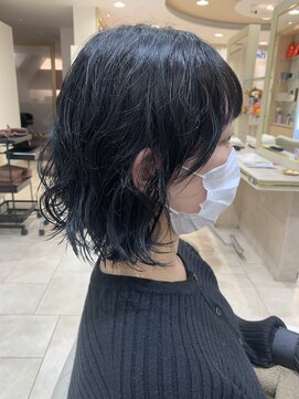アッシュ 千歳烏山店(Ash) 20代30代大人女性ウルフパーマくるくるパーマブルーブラック