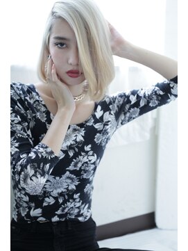 オウル(Owll) 外国人風ペールホワイト[mignon]クールボブ