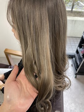 トータルビューティーサロン ディーグレース(TotalBeautySalon D.Grace) シルバーベージュ