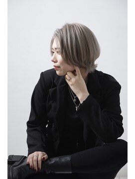 チップタップ 府中店(tip top) ショートウルフ×シルバー