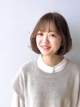 ニカ(nika) ふんわりまとまるショートボブ