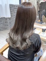 プラグ バイ ネオリーブ(plug by neolive)&nbsp;グラデーショングレー×髪質改善 [髪質改善/縮毛矯正]韓国T