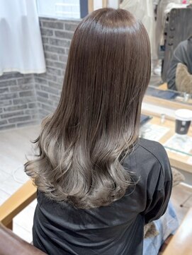 プラグ バイ ネオリーブ(plug by neolive) グラデーショングレー×髪質改善 [髪質改善/縮毛矯正]韓国T