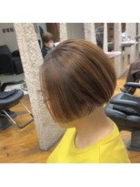 アサクラ シンキタ(ASAKURA SHINKITA) ぼかしハイライト艶ボブ