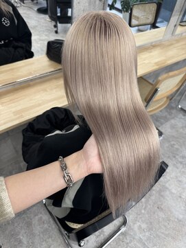 モニカ 栄店(MONIQA) ホワイトベージュ