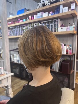 ラシクベル(Lashiku Belle) ふんわりボブ 10/22