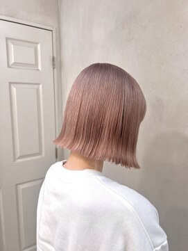 イル(iLu.) ピンクベージュ/ボブ/カット/カラー/ブリーチ/トリートメント
