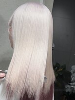 サイ(PSY)&nbsp;ホワイト/髪質改善／池袋/ダブルカラー／ハイトーン