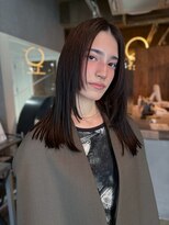 イトシテ&nbsp;後ろ姿がバツン！な切りっぱなしヘア【本多身和子】