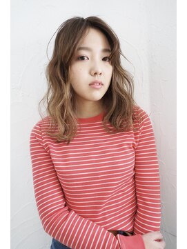 アンド(AND) ニュアンスウェーブミディ