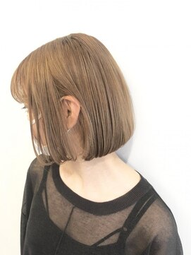 オルロバイイザ(ORLO by IZA) ハイトーンボブ