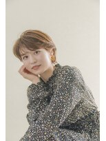 ページボーイ美容室 耳かけが似合う丸みショート