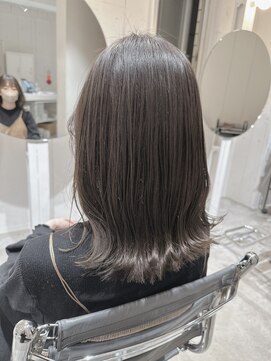 ストレータ バイ マリオ(Strata by mario) 【mami】赤み消し×オリーブグレージュ