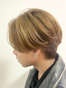 メンズヘア アリエス(men's hair ARIES) ベージュカラーのサイドパートカルマヘア