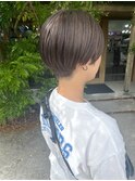 ラベンダーグレージュ×ゆる刈り上げショート