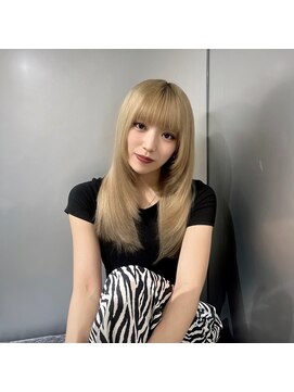 アルーシェウィズスカイ 原宿(Alushe with Sky) ブロンドヘア/ホワイトカラー/ダブルカラー/ケアブリーチ