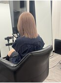ピンクベージュ