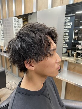 リレーションメンズヘアー(RELATION MEN'S HAIR) センター分けニュアンスパーマ極道パーマメンズショート