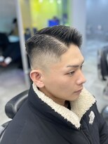 刈部倶楽舞 サイドパート/アップバンク/フェード /ビジネス/ショート