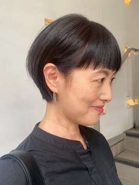 カシー(Casii) 大人ショート ぱっつん前髪