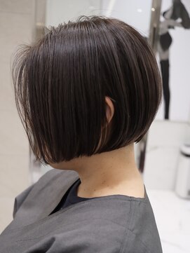 ピークアブー 原宿ハラカド(PEEK-A-BOO) くせ毛多毛ショートボブグラ前下がり襟足生え癖大人膨らむ