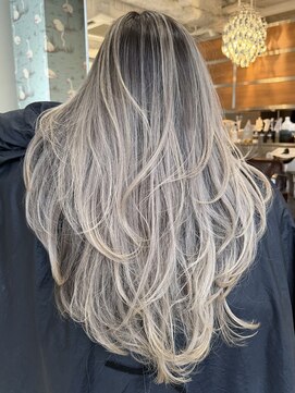 スリー(three) シャドウルーツ×レイヤーカット