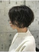 ミックスパーマのボブ。グレイカラーでもバレイヤージュで演出。