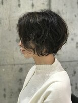 ヘアヴェローチェ(hair-veloce) ミックスパーマのボブ。グレイカラーでもバレイヤージュで演出。