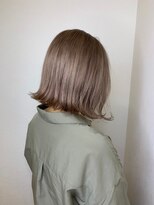 モルニ(MORNI)&nbsp;ミルクベージュ_マロンベージュ Aラインボブ かきあげ