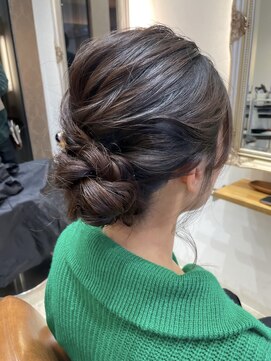 リール ヘアーアンドカンパニー(Rire Hair&Co.) シニヨン / アップスタイル / ロング