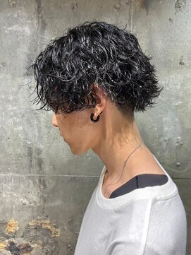 アルフレッド 瑞穂店(alfRed) 無造作波巻きパーマ センターパート ミディアム