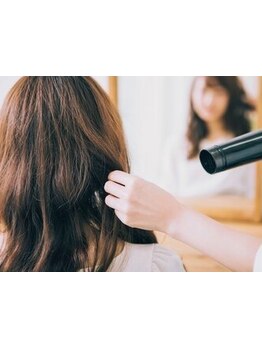 一生付き合う髪だからこそ、マンツーマンでとことん向き合う!!髪のお悩みも解決する実力派Stylist在籍◎