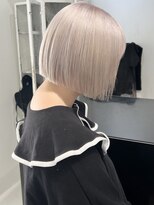ココ 原宿(KOKO) ホワイトブロンド外ハネボブイメチェンケアブリーチ美髪