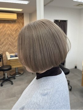 リングバイモアムー(Ring by Moremuu) イッシー ミルクベージュ ブリーチ