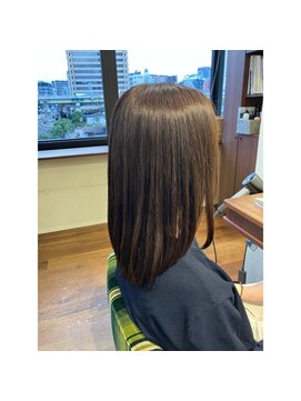 エルサフィロ キタハマ(el zafiro kitahama) 20×30×40代×暗髪カラー×グレージュ×ツヤ髪ミディアム