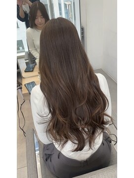 エラ(Ella) 髪質改善×ミルクベージュで柔らか艶髪