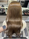 オリーブベージュ