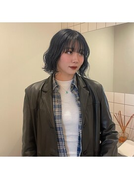 マール 矢場町(MARL) ブリーチ1回でできるネイビーブルー