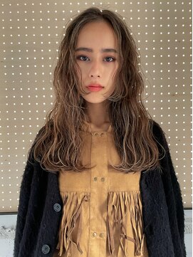 ルーム(Loom.) 波巻きロングメルティカラー