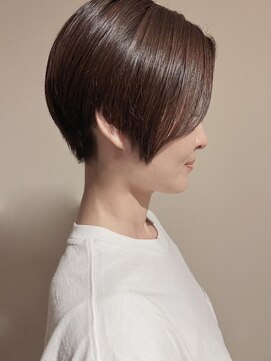 トップヘアー ガーデンヴィラ 安城(Garden Villa) 前下がりハンサムショート/ニュアンスカラー/メンズライク