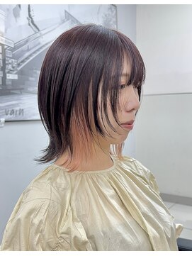 ヴェイン 渋谷(vain) ミディアムウルフ/ネオウルフ/インナーカラーピンク