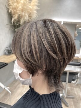 ノアル(NOAHL) G 白髪ぼかしハイライト/ショート