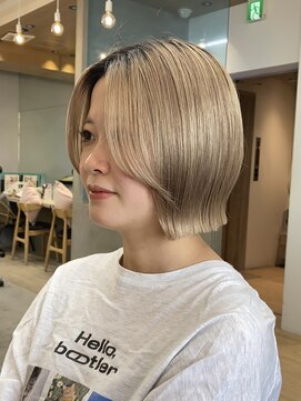 ロンドアジュール 横浜(Lond azur) ハイトーン韓国ボブ☆流れる顔周りで丸顔カバーが叶います☆