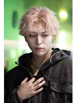 ユーフォリア 渋谷グランデ(Euphoria SHIBUYA GRANDE)&nbsp;ヘアカラー　ピンクベージュ　ペールピンク　センターパートk