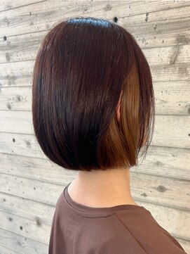 ムーンボウ(moon bow) ベージュインナーカラー×ボブ