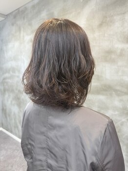 バニラ(VANILLE)の写真/【川内】頭皮を染めない“ゼロテク”技術で肌に負担なく施術。頭皮が弱い方に◎大人女性を髪の悩みから解放