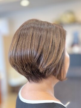 シュヴー 築地(CHEVEUX) 明るい白髪染め（白髪ぼかし）/丸みショート/40代/50代/60代/