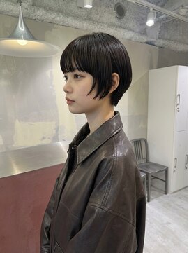 フィグバイアルテフィーチェ(fig by artefice) 前下がりボブオリーブグレージュロングウルフ外ハネボブ