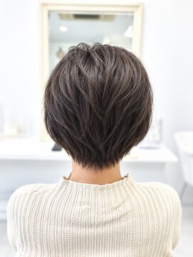 アトリーチェ 六科店(ATTRICE) 大人のふんわり丸みショート×ナチュラルグレイ
