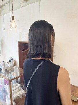 スロウ(sloe) 切りっぱなしボブ